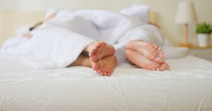 Think you don't last long enough in bed? Here is the average (and it will reassure you)!