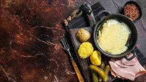 Under the cold snap: raclette or Savoyard fondue, the most “health-friendly” choice