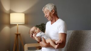 At 91, Pierre Sablé becomes a father for the seventh time. What upheavals for the siblings?