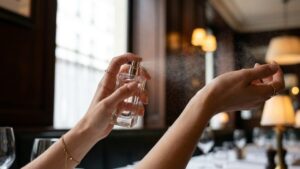 Evening perfumes: this little-known rule for choosing a trail that seduces without overdoing it