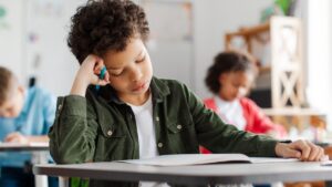 From child to student: when school forgets childhood