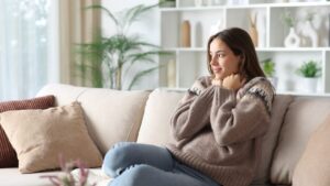If You Often Get Goosebumps Without Feeling Cold, Here's What It Says About Your Brain