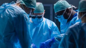 In Naples, a 2-year-old child deprived of a heart transplant after a storage error