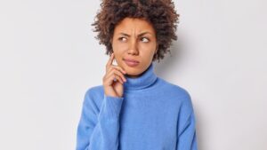 Overthinking a situation isn't helping you, here's how to stop it, according to a psychologist