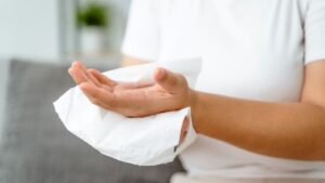 Paper towel, tea towel or electric hand dryer, Dr Gérald Kierzek reveals the most hygienic method