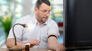 To relieve his back pain, an Irish man injected himself with his own sperm... and ended up in the emergency room