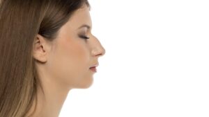 Too big or humped, atypical noses take their revenge and become a beauty signature