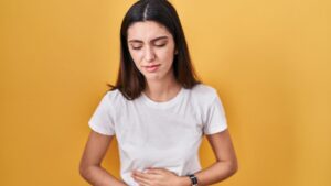 Bloating after a heavy meal? Adopt these 4 simple actions to relieve them this evening