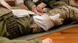 French soldiers injured in Iraq: the secrets of their express repatriation revealed by a former military doctor