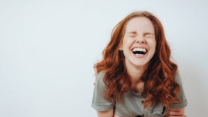 Laugh at your blunders: the unsuspected benefit on your image, validated by science