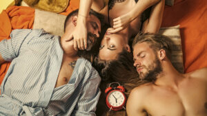 Two men, one woman: the scenario that most appeals to women in relationships