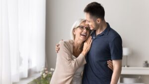 “Who wants to marry my son?” returns to our screens. A psychologist deciphers this often problematic mother-son relationship