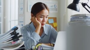 4 really effective tips from our psychologist to avoid overwork