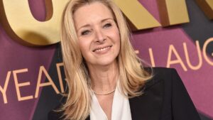 At 62, Lisa Kudrow explains why she said stop taking injections