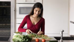 Does dinner have to be the lightest meal of the day? Our dietician puts an end to a preconceived idea