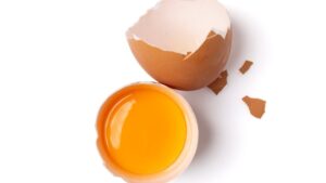 Egg white or yolk: which is really better for your health? A dietitian finally lifts the veil