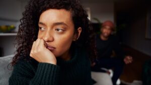 Feeling alone together: a psychologist dissects this frequent discomfort