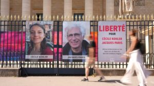 Liberation of Cécile Kohler and Jacques Paris: the psychological challenge of returning to reality