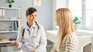 Menopause: a long consultation, 100% reimbursed, now accessible from the age of 45