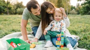 Parenthood in 2026: 90% of French parents want to rehabilitate the joy of the first years with baby