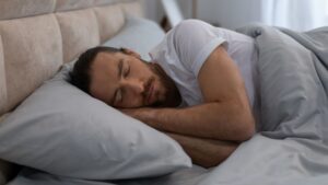 Sleep: 4 little-known factors that disrupt your nights, according to Dr. Gérald Kierzek
