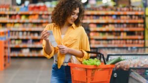 Supermarket: 5 essential tips for a more balanced basket (advice from Pauline Pied)