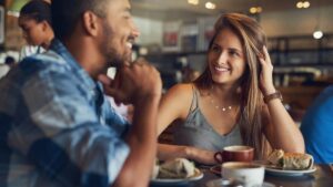 This invisible thing attracts 79% of singles (and it's not the physical aspect)
