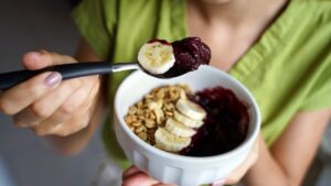 Tired of skipping breakfast? This chocolate acai bowl could change your mornings