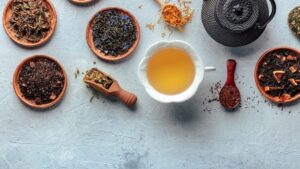 Want to lose weight without depriving yourself? Here are the teas recommended by an expert