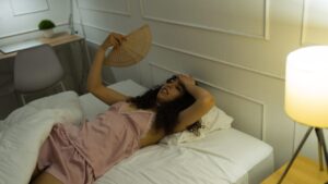 Are you having trouble sleeping because of the heat? Dr. Kierzek's 8 tips for finally getting some rest