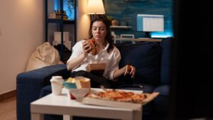 Are you trying to lower your cholesterol? Say goodbye to these 4 bad habits after dinner
