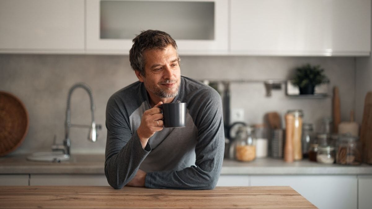 Coffee and heatwave: this common mistake can dehydrate you, warns Dr. Gérald Kierzek