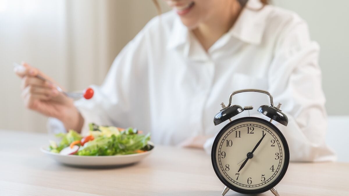 Eating at this specific time could protect your brain, dietitians say