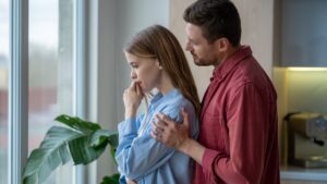 He “manages” my whole life: to what extent is the influence of a spouse healthy?