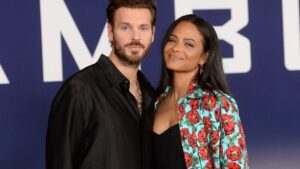Matt Pokora considers his stepdaughter his first child. A “heart to heart” bond deciphered by a psychologist