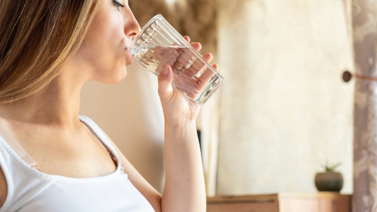 Paracetamol, ibuprofen… these everyday drinks can change their effectiveness, warns Dr Gérald Kierzek