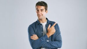 Plastic bag theory: this behavior of the “cool” guy that ends up breaking up the couple