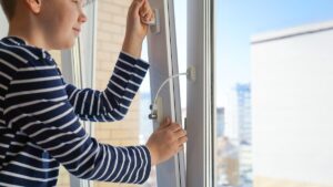 Defenestration in Lorient: Dr Kierzek’s advice to protect your children from this deadly trap