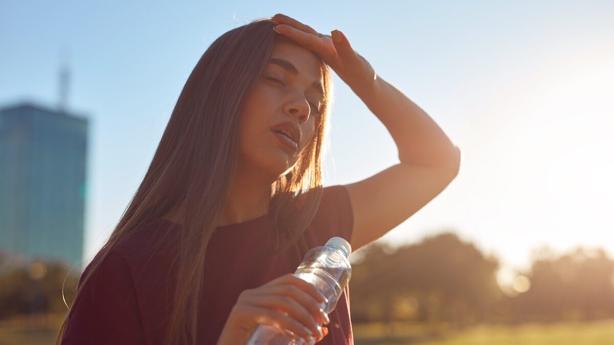A glass of water on your head to calm a heat stroke? Why Dr Gérald Kierzek calls for caution
