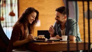 “An Uber, three cocktails… and 120 euros later”: “date-flation” is starting to wear out singles