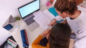 Baccalaureate and 2026 certificate: this reflex that many parents have... and which increases their child's stress without them knowing it