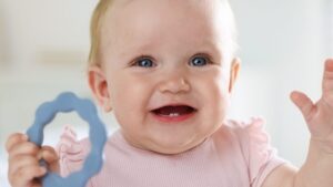 Born from a Latin nickname meaning "the blind", this feminine first name still shines today