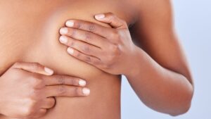 Orange peel, indented nipple, discharge… These signs of breast cancer deserve your attention