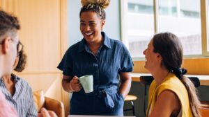 Shyness: These 7 simple phrases instantly give more weight to your words