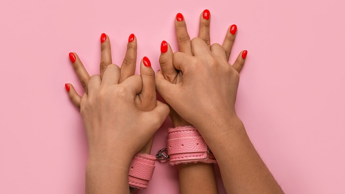 Slapping, strangling, spanking… why are these practices exploding among young French women?