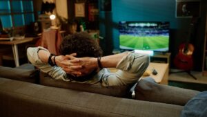 Sleepless nights and the 2026 World Cup: a doctor's tips to avoid exhaustion and extra pounds