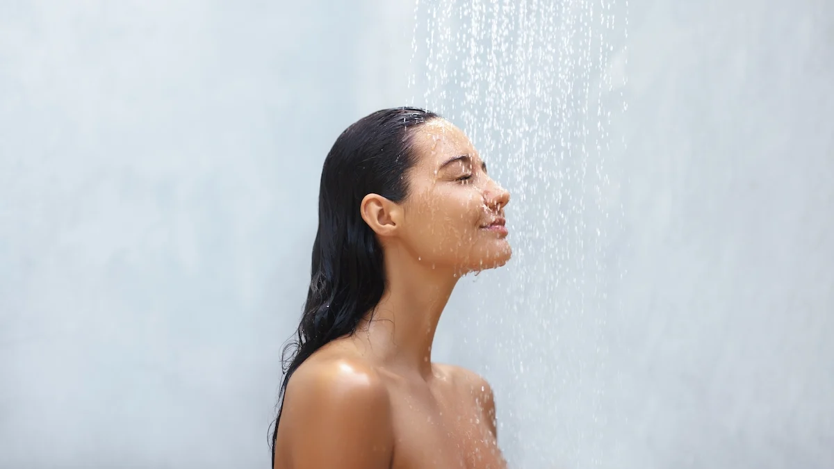 Wash only with water: is the “no soap” trend healthy? Health advice from Dr Gérald Kierzek