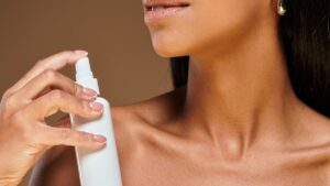 After a day in the sun, this Garancia spray rated 100/100 on Yuka provides an immediate freshening effect