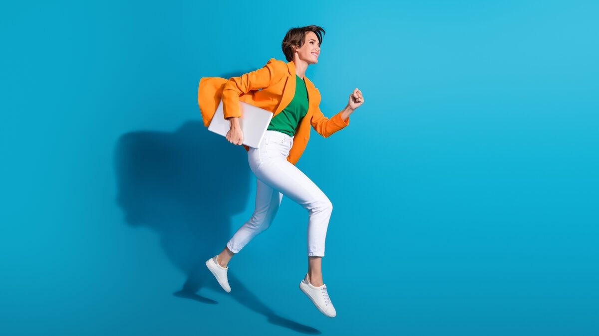 Do you always walk quickly, even without being late? Here's what it says about your personality