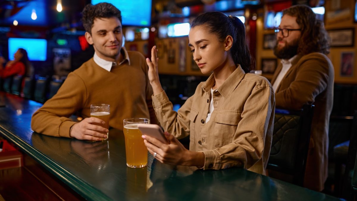 Flirting is good... But in the right place, it's better! Here are the revelations of a surprising study